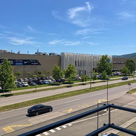 Atrium アパート *